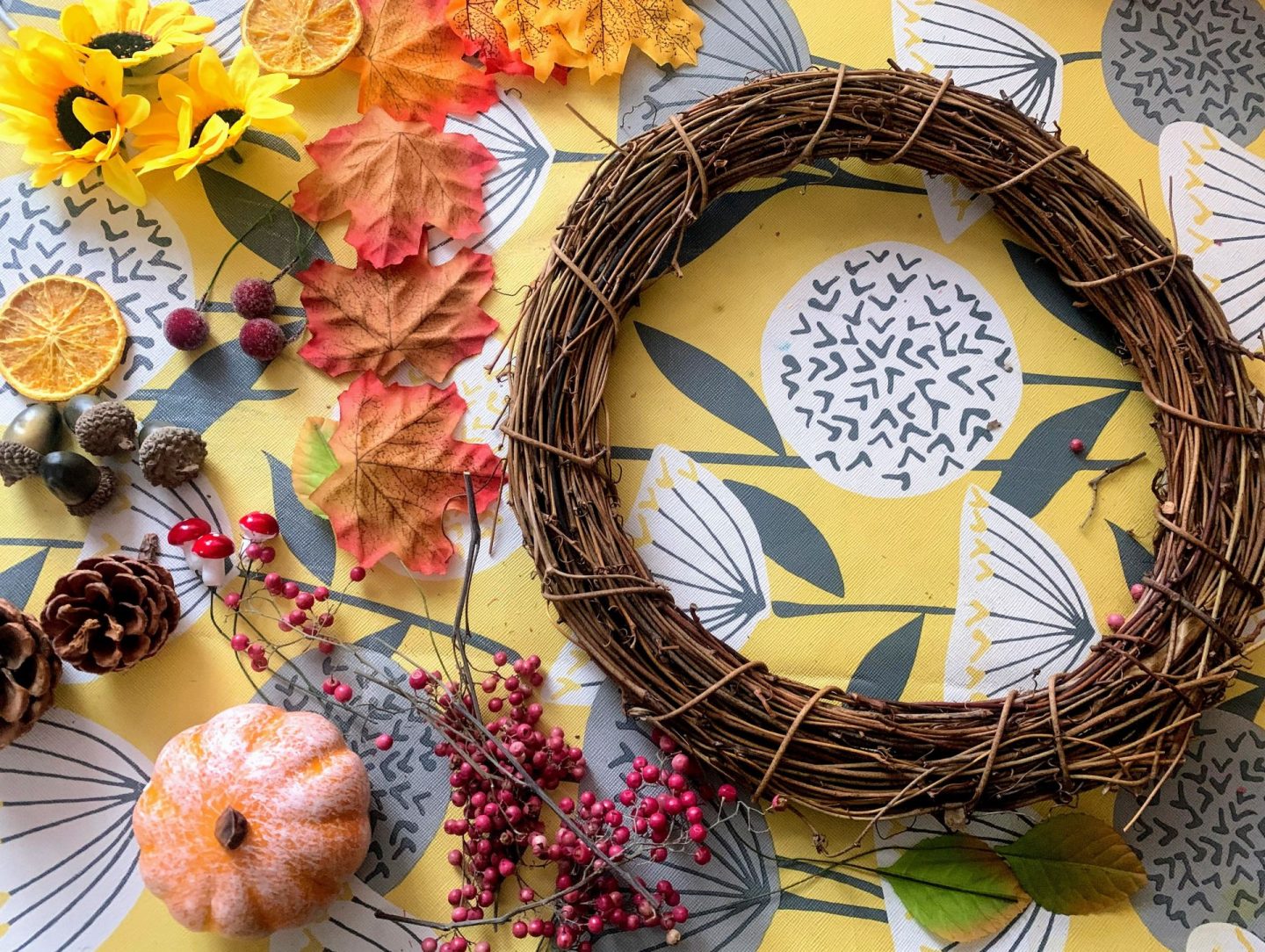Blogtober Autumn Traditions making an Autumn wreath